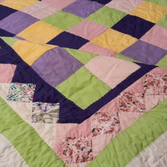 Patshwork Quilt Hand Quilted Block Design 87" X 88” Full/Queen Made in 2023 - Picture 7 of 7